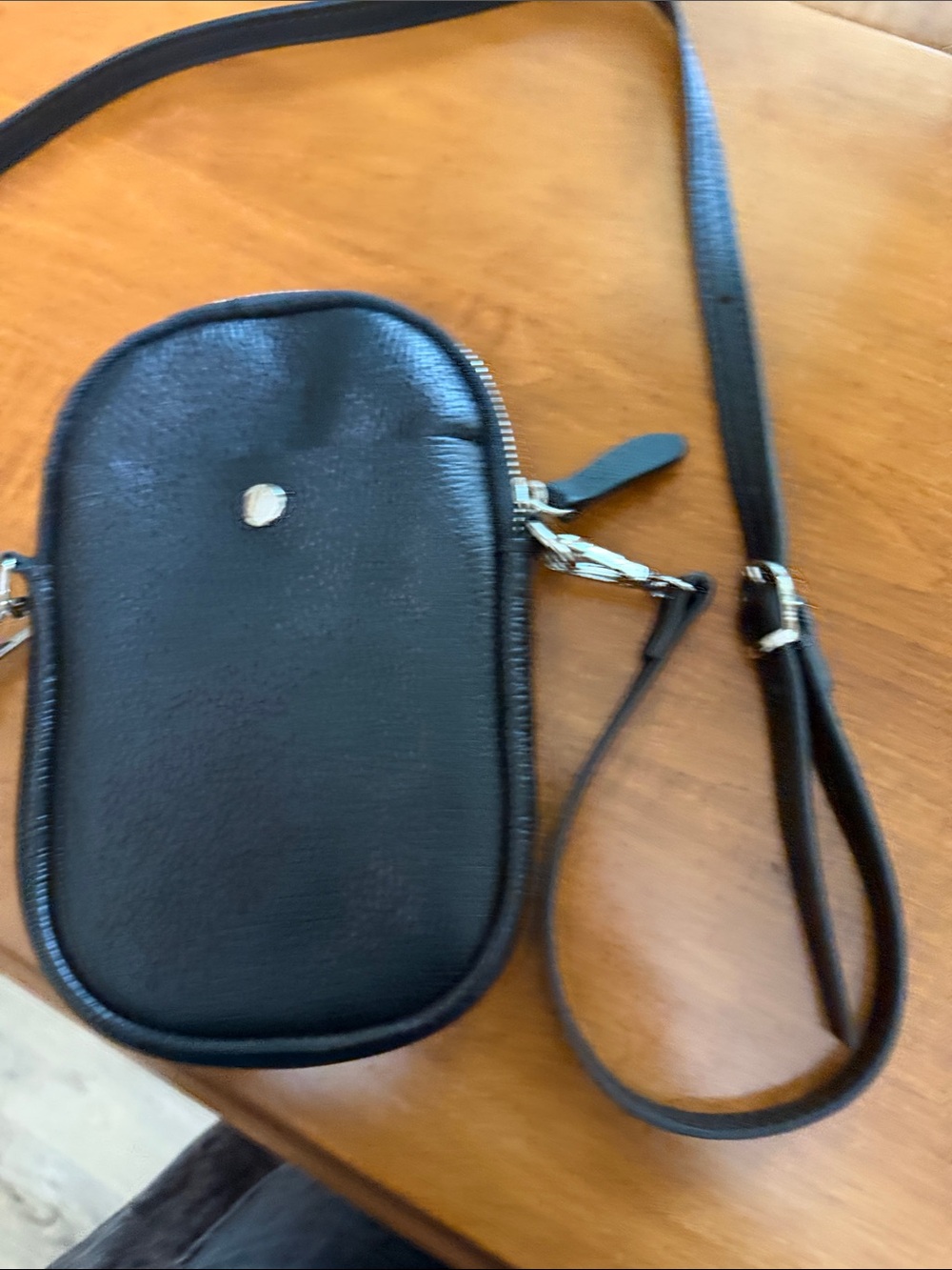 Men's Black Leather Crossbody Phone Pouch – Slim Shoulder Bag